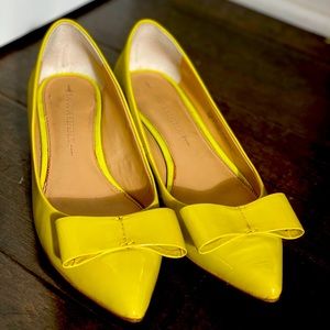 Banana republic leather pointed yellow bow #6